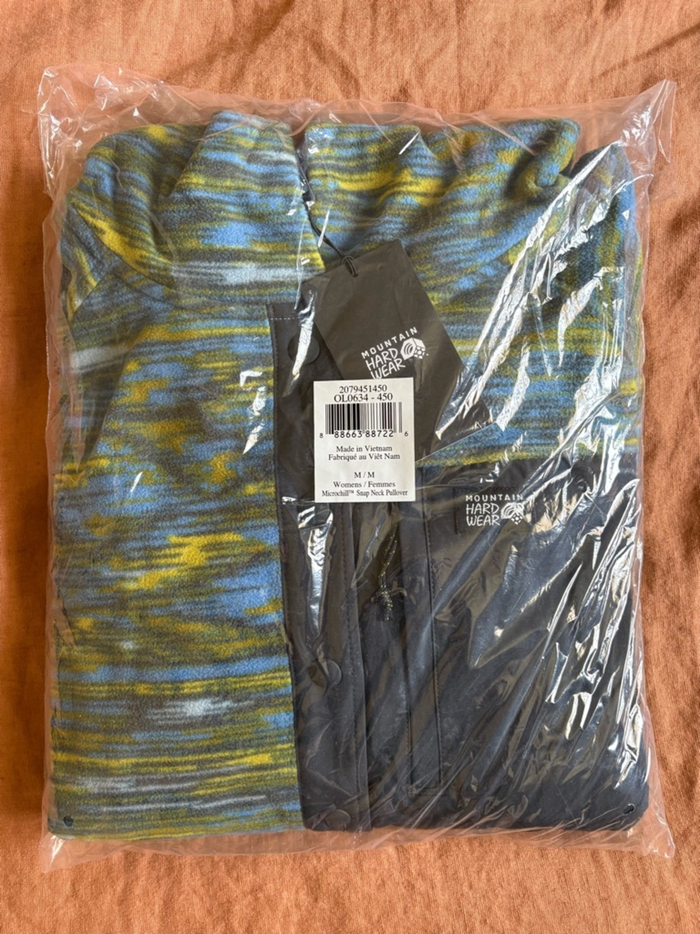 Mountain Hardwear Blue and Green Patterned Zip-Up Sweater